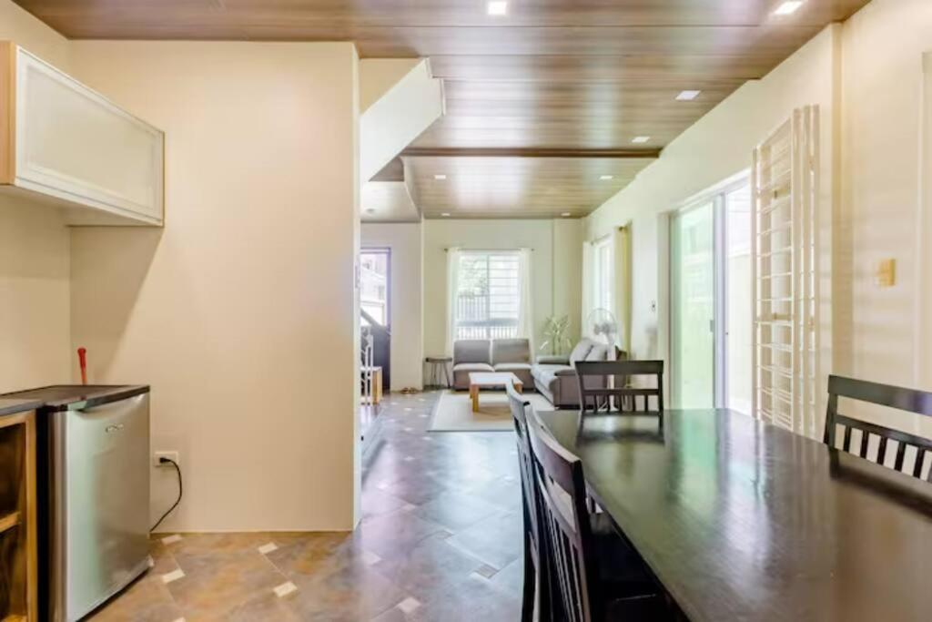 Private Townhouse * San Juan (La Union)