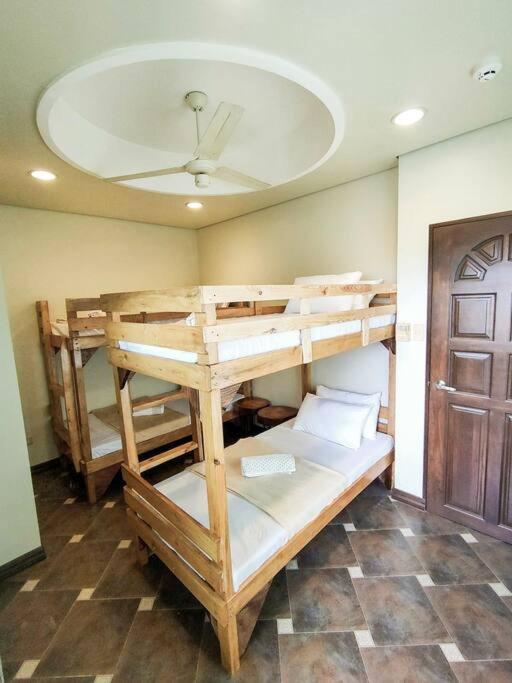 Private Townhouse * San Juan (La Union)