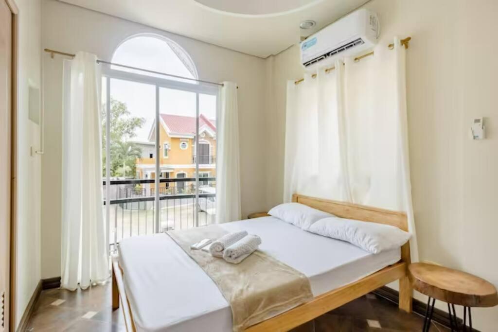 Private Townhouse San Juan (La Union)